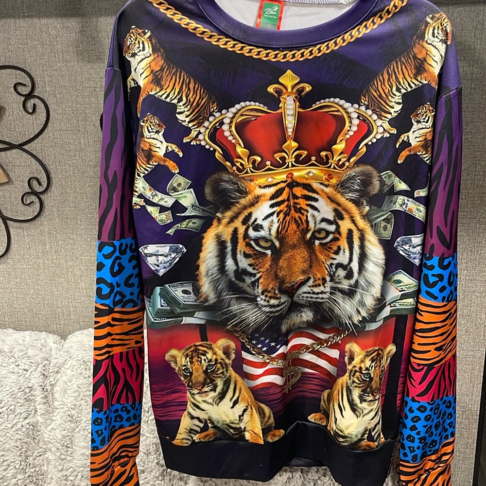 Tstars star in your eye king tiger shirt.
